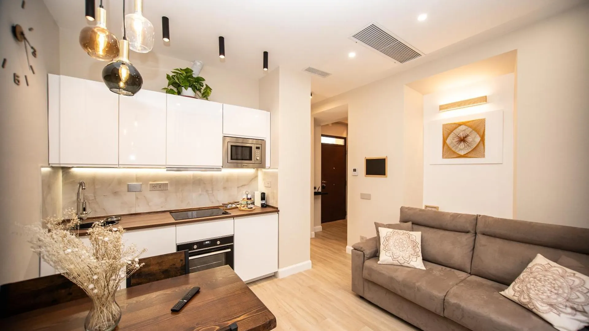 Leon Modern Apartment Near Subway - Ground Floor Rome Italy
