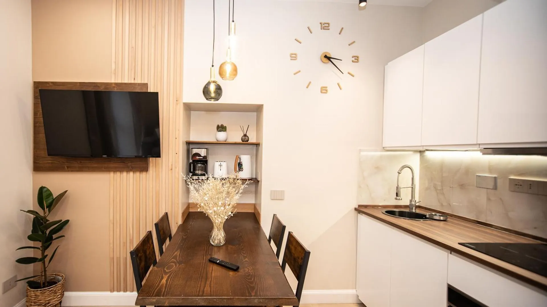 Leon Modern Apartment Near Subway - Ground Floor Rome