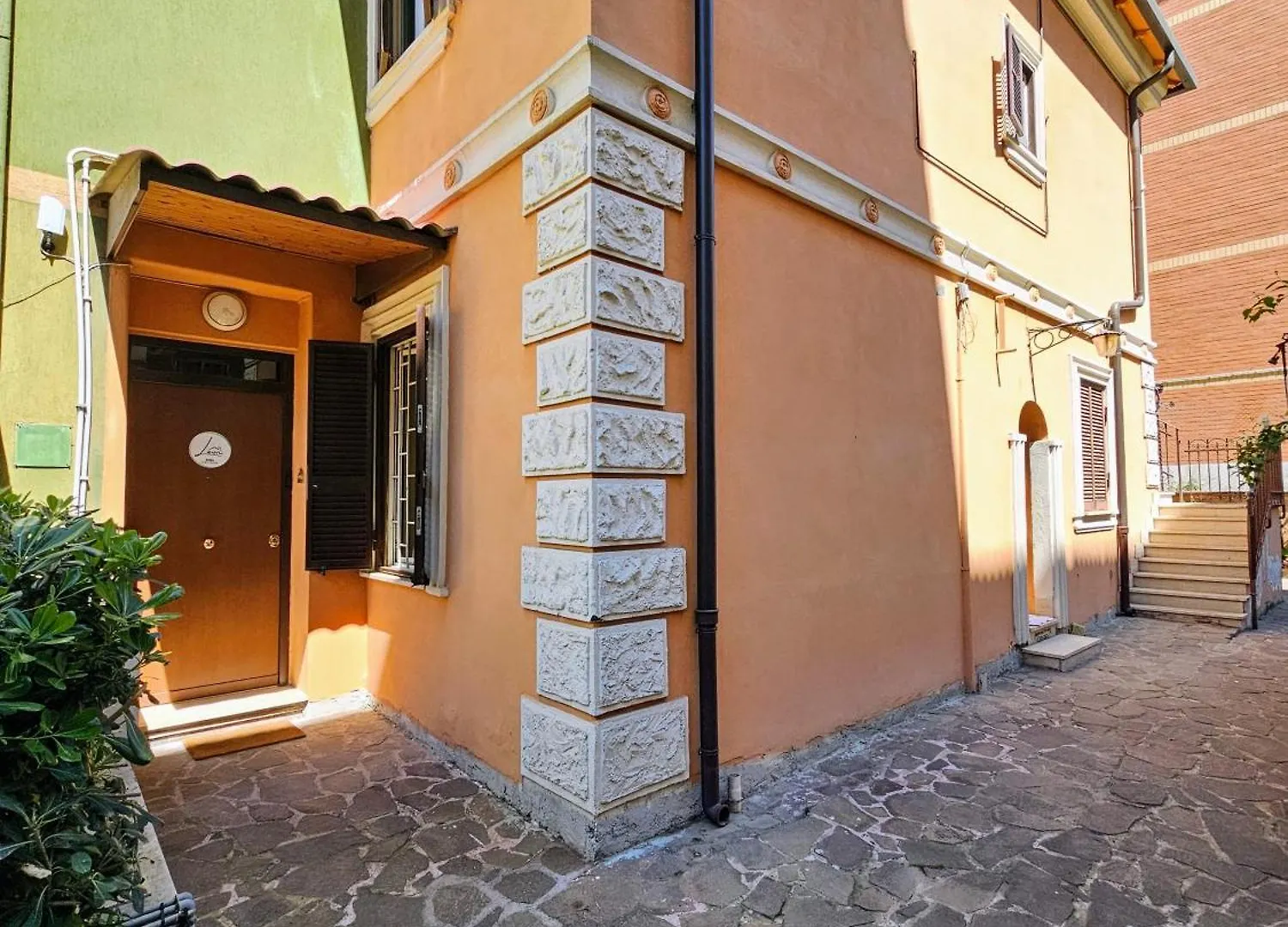 Leon Modern Apartment Near Subway - Ground Floor Rome Italy
