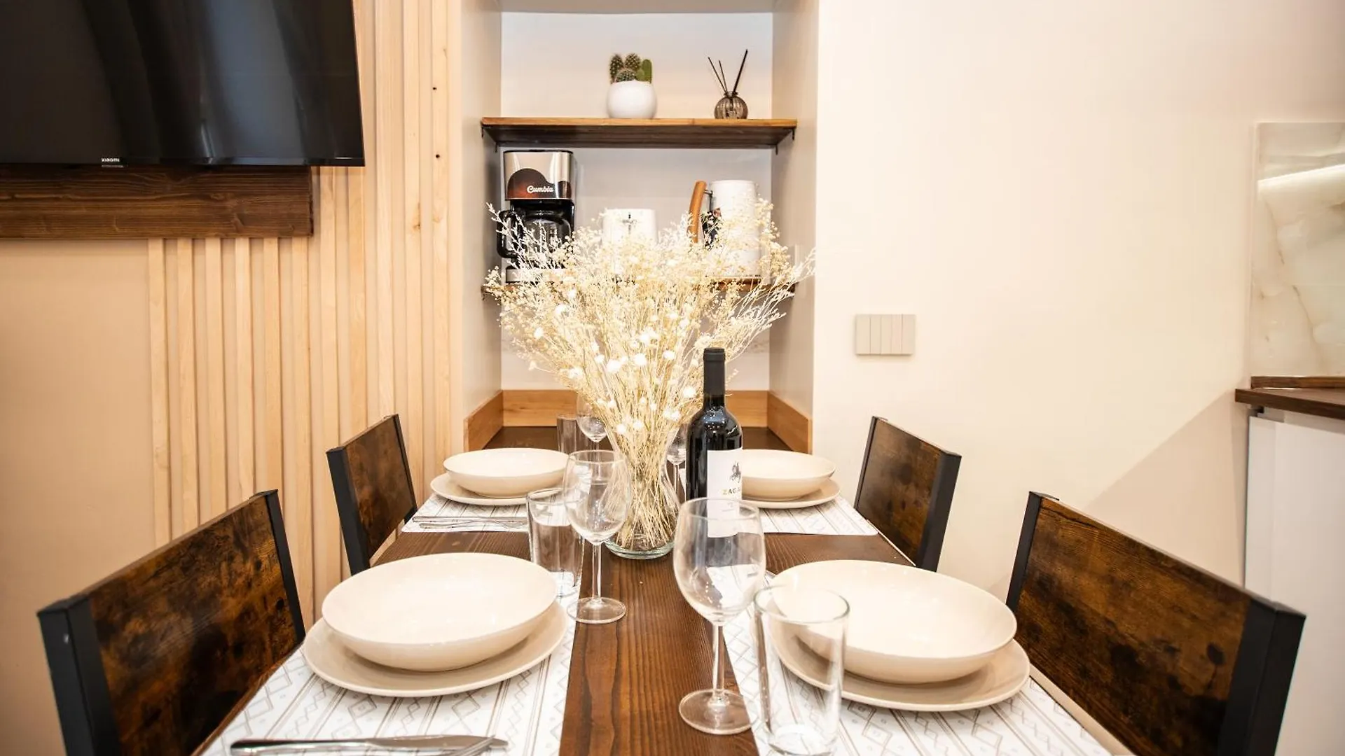 Leon Modern Apartment Near Subway - Ground Floor Rome