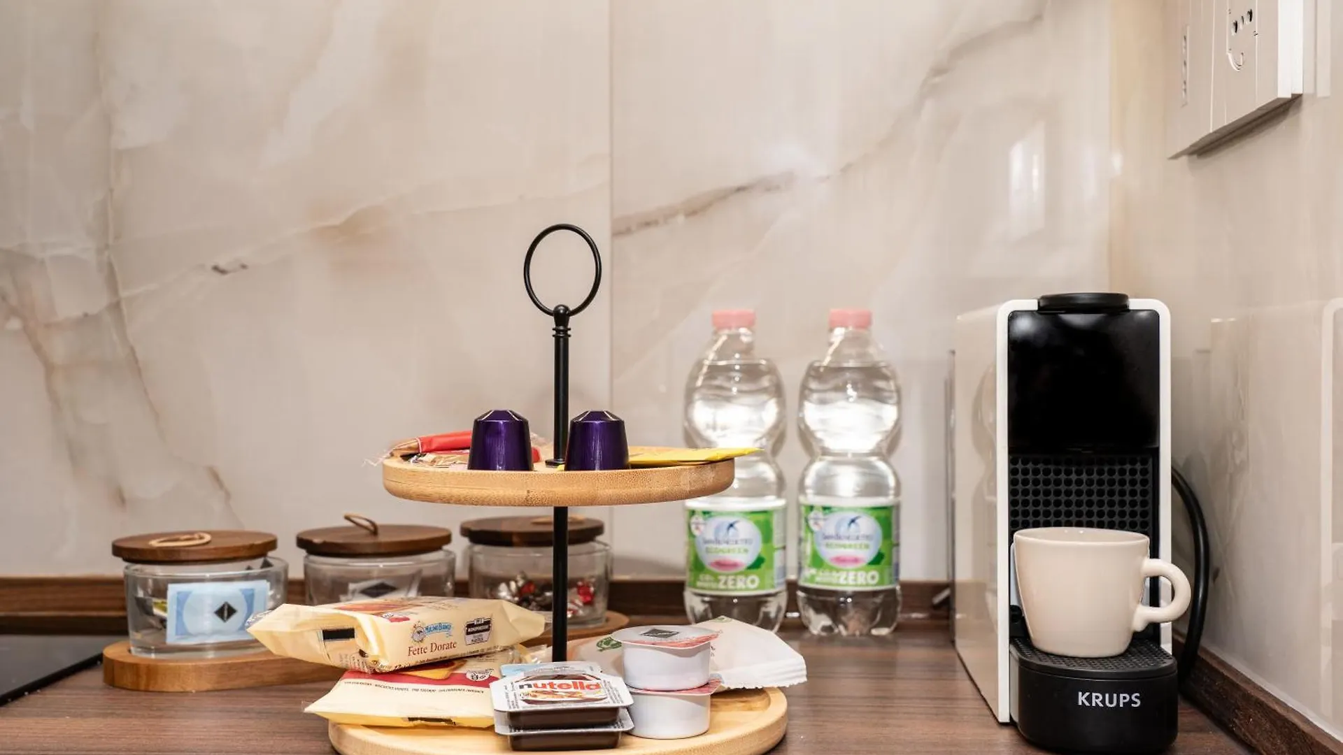 Leon Modern Apartment Near Subway - Ground Floor Rome 0*,  Italy